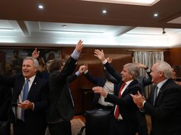 euforia en el gobierno: jornada de festejos libertarios por la salida del cepo