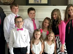 Adoptó a hijos de su amiga que murió de cáncer