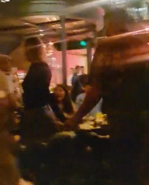 Taylor Swift fue a un restaurante porteño con su novio y revolucionó el lugar