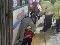 Deberán amputarle el brazo a una mujer