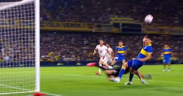Polémica en la Bombonera: ¿era para penal para Boca?