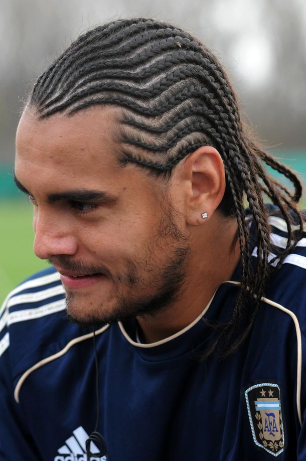 Sergio Romero sorprendió con un particular peinado