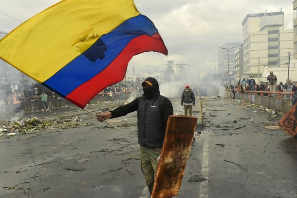 Revuelta plebeya y fracaso neoliberal en Ecuador