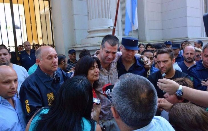 El papá de Micaela Gracía, en el velorio