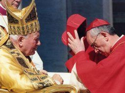 Francisco condenó acusaciones contra Juan Pablo II por una desaparición en el Vaticano