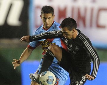 River apenas empató con Arsenal y se aleja de la pelea