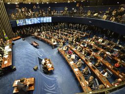 dilma rousseff, suspendida y a juicio politico: como voto cada senador dilma rousseff, suspendida y a juicio politico: como voto cada senador