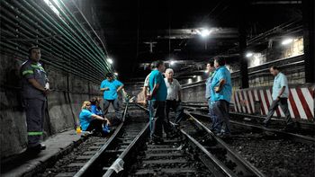 miles de pasajeros, sin subte por corte de vias en la linea a miles de pasajeros, sin subte por corte de vias en la linea a