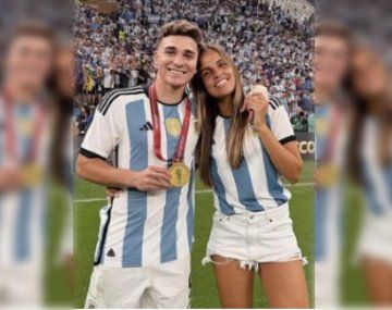 Enojo en las redes sociales por la actitud de la novia de Julián Álvarez