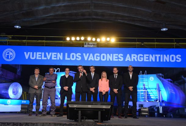 Randazzo reapareció en un acto oficial, pero en segundo plano