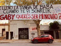 La curiosa propuesta de amor que se hizo viral y terminó bien: Se me llenó la tanga...