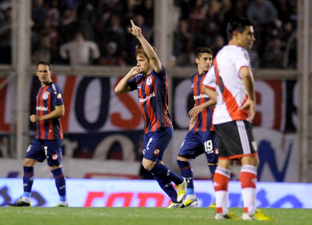San Lorenzo fue mejor y le ganó a River en un partido caliente