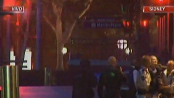 luego de 15 horas de terror, entran para liberar a los rehenes de sidney luego de 15 horas de terror, entran para liberar a los rehenes de sidney