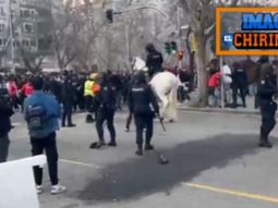 incidentes y represion policial contra hinchas del benfica, antes del duelo con real madrid incidentes y represion policial contra hinchas del benfica, antes del duelo con real madrid