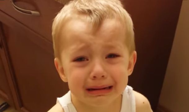 El conmovedor video de un niño que le tiene que decir adiós a su mascota