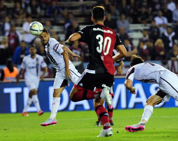 Lanús venció a Newells en un atractivo duelo pensando en la Sudamericana