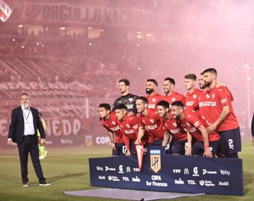 El Independiente de Tevez goleó 3-0 a Barracas y es puntero de la Zona A