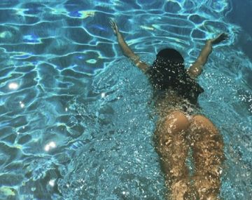 La novia de Cristiano Ronaldo nadando de bikini