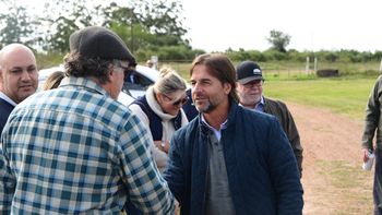 El 46% de los uruguayos aprueba la gestión de Lacalle Pou. El 46% de los uruguayos aprueba la gestión de Lacalle Pou.