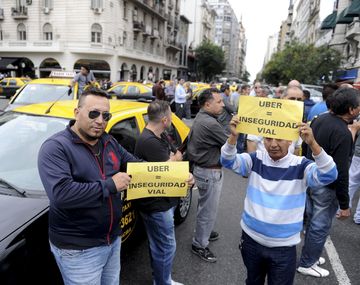 Uber omite a la Justicia y asegura estar operando a pesar del amparo interpuesto