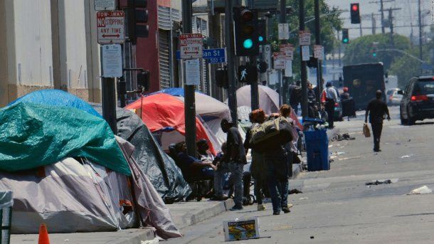 Los Angeles: prohíben a las personas en situación de calle estar cerca de las escuelas