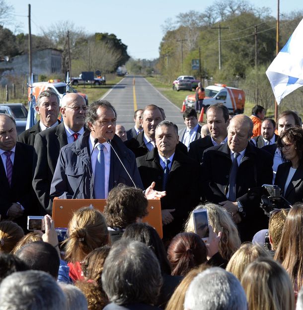 Scioli inauguró la repavimentación de la ruta 20 que une Ranchos y Chascomús