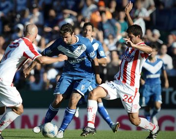 Vélez empató con el descendido Unión y no levanta cabeza