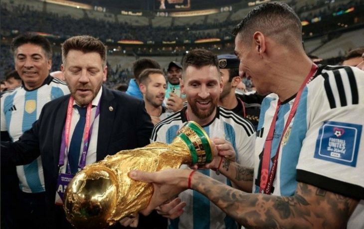 Ufólogo afirma que se usó un clon de Messi para ganar el Mundial