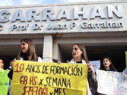 Marchan médicos y familiares de pacientes del Hospital Garrahan: gran operativo de seguridad