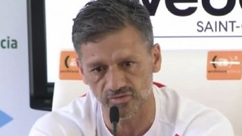 Nelson Vivas defendió con lágrimas a los jugadores de la Selección Nelson Vivas defendió con lágrimas a los jugadores de la Selección