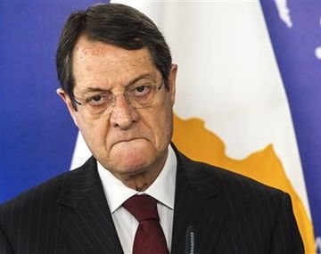 Los mercados esperan definición en Chipre a plan financiero