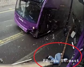 Lo atropelló un micro y se levantó como si nada para ir a un bar&nbsp;