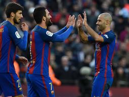 El festejo de Mascherano con André Gomes y Arda Turán El festejo de Mascherano con André Gomes y Arda Turán
