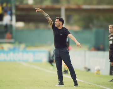Talleres le puso fin al ciclo de Carlos Tevez tras el duro golpe en el clásico cordobés
