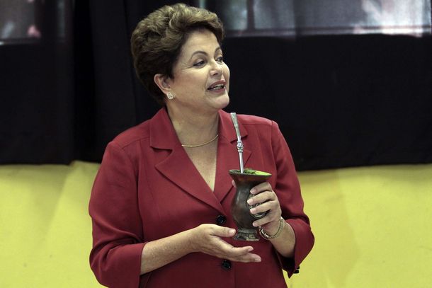Está en curso la lucha por la recuperación de Petrobras, dice Rousseff