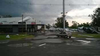 fotos: violento temporal dejo a oscuras a bragado fotos: violento temporal dejo a oscuras a bragado