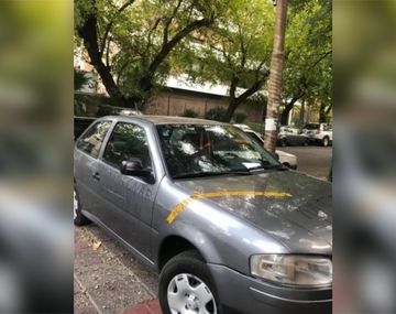 Otro auto escrachado por estar mal estacionado: ahora fue en Mendoza