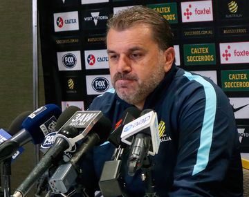 ¿Se postula un argentino? Ange Postecoglou dejó de ser el DT de Australia