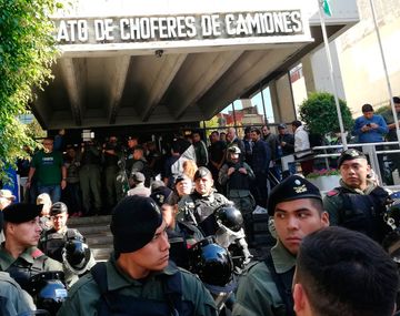 Allanan la sede central de Camioneros: para Pablo Moyano