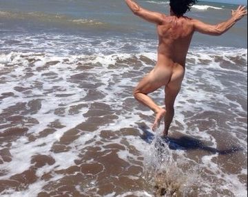 Famoso actor sorprende con sus fotos desnudo en Twitter