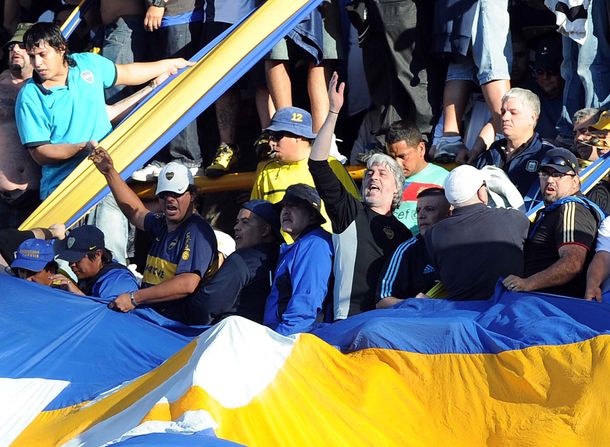 Se entregaron tres barras de Boca prófugos de la Justicia