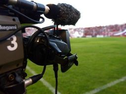 Desde enero, para ver los partidos, habría que pagar abonos. Desde enero, para ver los partidos, habría que pagar abonos.