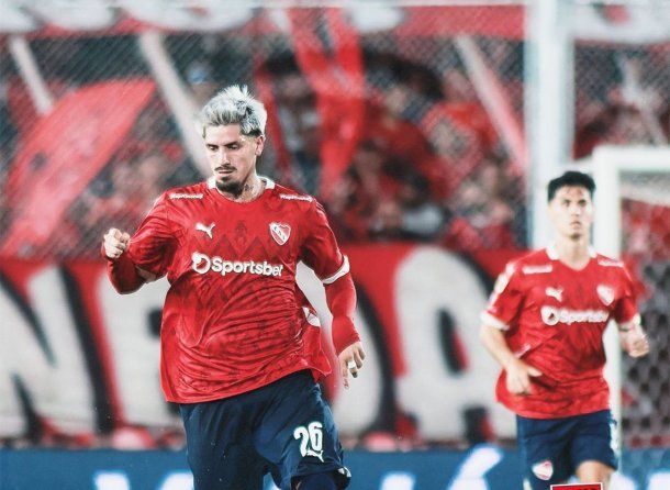 Independiente venció a Gimnasia y lidera el grupo con puntaje ideal