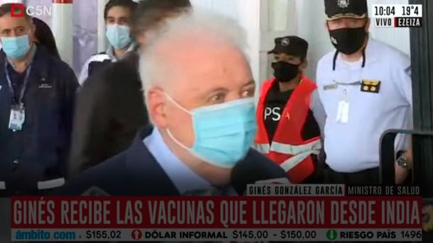 Ginés González García supervisó el arribo de la vacuna Covishield: En pocos días llegan más