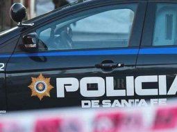 Detienen a un subcomisario que tenía dos autos robados en su casa