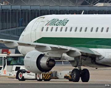 La aerolínea italiana Alitalia será vendida al mejor postor