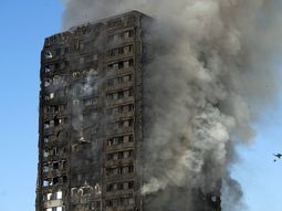 gran incendio en londres del edificio grenfell tower gran incendio en londres del edificio grenfell tower