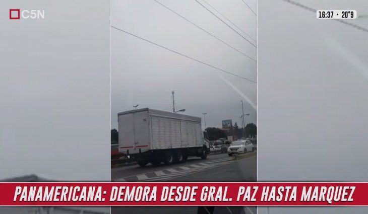 Un camión avanzando marcha atrás provocó caos en Panamericana