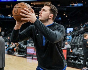 Luka Doncic se lesionó en la victoria de los Mavericks ante Phoenix en la NBA