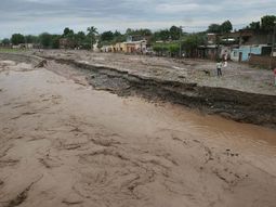 INUNDACIONES EN EL CANAL NORTE EN SAN MIGUEL DE TUCUMAN